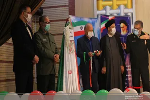 نواختن زنگ انقلاب در هنرستان تهذیب همدان
