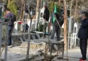 نادیده گرفتن عاطفه خانواده شهدا در طرح یکسان سازی قبور
