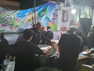طبخ ۷۰۰ پرس غذا در شام عزاداری تاسوعای حسینی در صفادشت