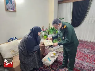 &nbsp;

نصرت الهی با کسانی است که یاریگر دین خدا هستند