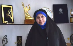 اعظم بروجردی ، کارگردان :
در برابر غائله حجاب اختیاری کوتاه بیاییم، " نه به لباس اجباری"! را رقم می زنند