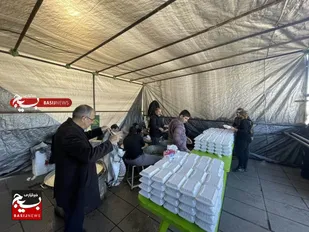 ۲۵۰۰ بسته غذای گرم نذری بین زائران حرم فاطمه معصومه(س) توزیع شد