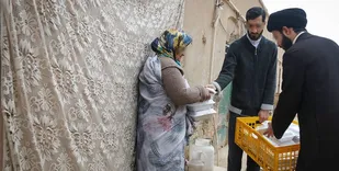 توزیع روزانه ۶۰۰ پرس افطاری توسط جهادگران