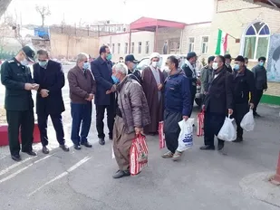 130 بسته معیشتی در دیواندره بین کارگران نیازمند توزیع شد