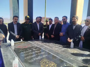 تجدید میثاق مسئولان میرجاوه با شهدای گمنام