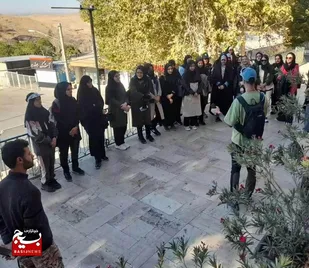 صعود به قله مردمی ویژه خواهران بسیجی در فضایی پرشور برگزار شد