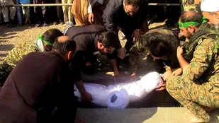 خاکسپاری 2 شهید گمنام در گمیشان