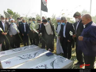 گلباران مرقد مطهر شهدای گمنام همزمان با هفته دفاع مقدس در دامغان