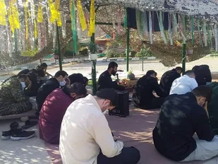 قرائت زیارت عاشورا در جوار مرقد مطهر شهدای گمنام