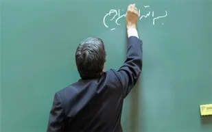 نقش معلم در ساختن آینده کشور انکار ناپذیر است