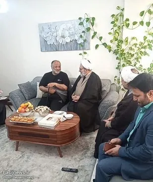 عیادت حجت الاسلام عربیان و مسئول رسیدگی به امور مساجد جنوب غرب تهران از فرمانده ناحیه مسلم بن عقیل