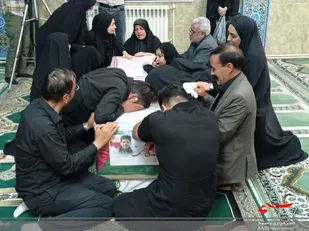 وداع خانواده شهید &laquo;احسان قدبیگی&raquo; با پیکر مطهر شهید اقتدار و صنعت دفاعی+تصاویر
