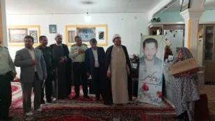 دیدار مسئولان بردسکن با دو خانواده شهید و ایثارگر عرصه مبارزه با مواد مخدر