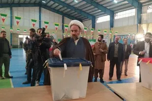 مردم با شرکت در انتخابات در آینده کشور نقش&zwnj;آفرین باشند