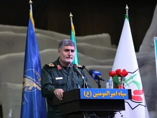 روحانیون در دفاع مقدس نقش محوری داشتند