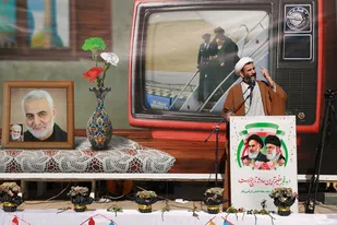 انقلاب اسلامی ایران؛ انقلاب قرآنی و اسلام ناب است/ ملت ایران الگوی آزادی خواهان جهان است