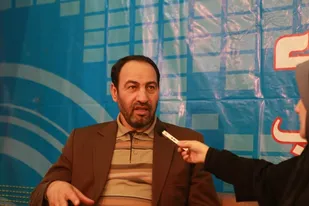اعتبارات دولتی تنها برای پرداخت حقوق های نجومی است نه برای وام ازدواج جوانان!