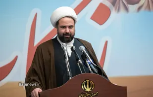 دشمنان نظام اسلامی به دنبال جدایی روحانیت از مردم هستند