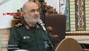 دیدار فرمانده کل سپاه پاسداران با بسیجیان پایگاه مقاومت بسیج شهید همت در ناحیه کربلا