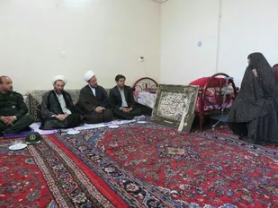 دیدار جمعی از مسئولین شهرستان بهار با خانواده شهید&laquo;احمد خلیلی&zwnj;فرد&raquo;