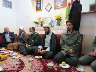 دیدار مسئولین شهرستان سرخه با خانواده شهدا+ تصاویر