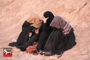 گویا دیگر زنده نیستم جز با کلمه شهید