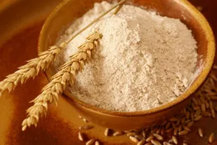 اختصاص 147 هزار تن گندم به حوزه آرد و نان در استان زنجان