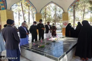 غباروبی و عطر افشانی مزار شهدای گمنام شهرستان خاش