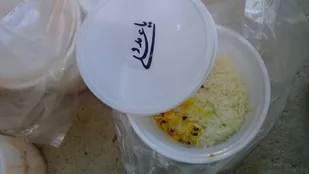 توزیع بسته های معیشتی و غدای گرم بین نیازمندان در لاران
