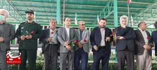 هفته تکریم کارگران با گلباران مزار شهدا چهارصد دستگاه آغاز شد