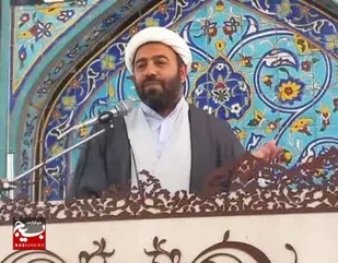 خون شهدا درخت تنومند انقلاب اسلامی را آبیاری کردند