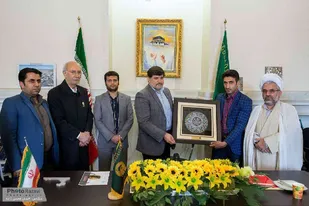 اهدای مدال جهانی ورزشکار شاهرودی به آستان قدس رضوی