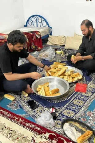 تهیه و توزیع ۱۰۰۰عدد ساندویچ میان زوار اربعین در مرز شلمچه