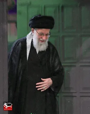 رهبر در مجلس امام حسین (ع)، علمدار امت است