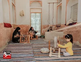بانوی کارآفرینی که از میان تار و پودها، امید می‌آفریند