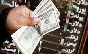 افزایش نرخ ارز تشدید تورم و کاهش تولید را به دنبال دارد
