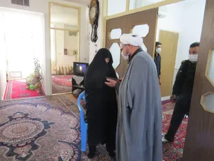 دیدار جمعی از مسئولان شهرستان سرخه با خانواده های شهدا