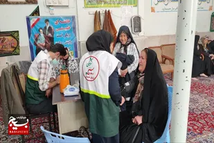 اجرای ویزیت رایگان در محله کرامت جعفرآباد ملایر به همت بسیجیان