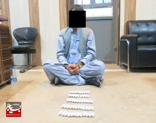 دستگيری قاچاقچی مواد مخدر با هوشیاری مرزبانان هنگ مرزی تايباد &nbsp;