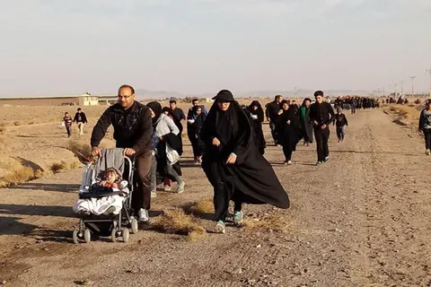 همایش پیاده‌روی اربعین حسینی در گناباد برگزار شد