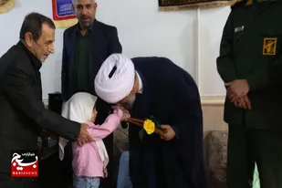 دیدار امام&zwnj;جمعه و فرمانده سپاه امام رضا(ع)به همراه مسئولین شهرستان با خانواده شهید ایمان قایدی به مناسبت روز پدر