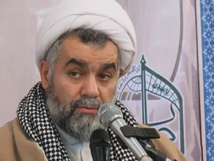 الگوهای ما باید چمران ها و باکری ها باشند، نه صاحبان فیش های حقوقی نجومی که ذخایر نظام معرفی شوند