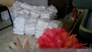 توزیع غذای گرم بین نیازمندان شهر مجلسی