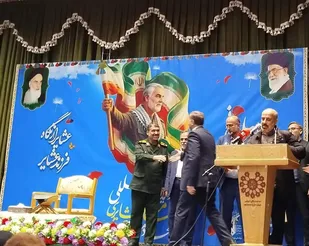 تجلیل از فرمانده سپاه ناحیه عشایری استان لرستان در رویداد بین&zwnj;المللی &laquo;اتحاد مقدس&raquo;