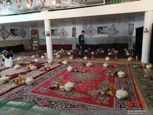 تقدیم پنجاه بسته معیشتی به نیازمندان