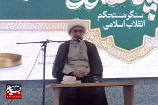 سپاه پاسداران از درون و برون کشور در حال مجاهدت در راه حق است