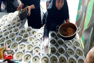 پخت و توزیع آش نذری در مسجد المهدی(عج)درایام  ماه محرم