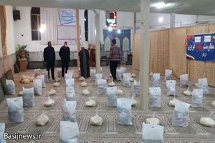 توزیع بسته&zwnj;های معیشتی به همت آستان قدس رضوی و پایگاه شهید عزیزی ملایر