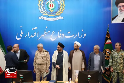 مراسم تکریم و معارفه فرماندهان قدیم و جدید مرکز مقاومت بسیج وزارت دفاع و پشتیبانی نیرو‌های مسلح