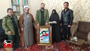دیدار مسئولان سپاه مرند با خانواده شهدای روحانی